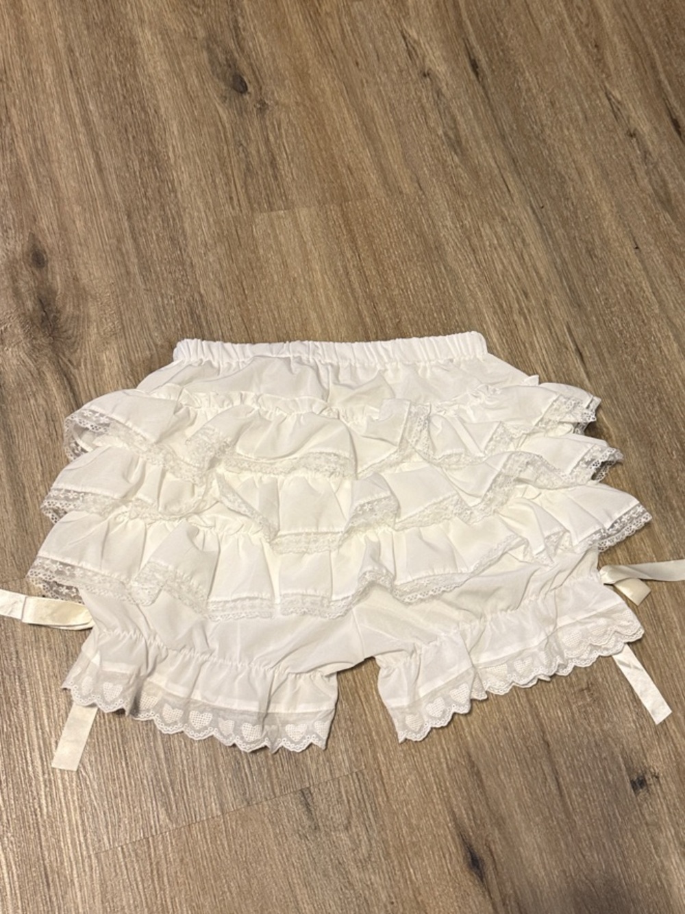 NWOT White Ruffled Lace Bloomers with Satin Ties - Picture 2 of 7